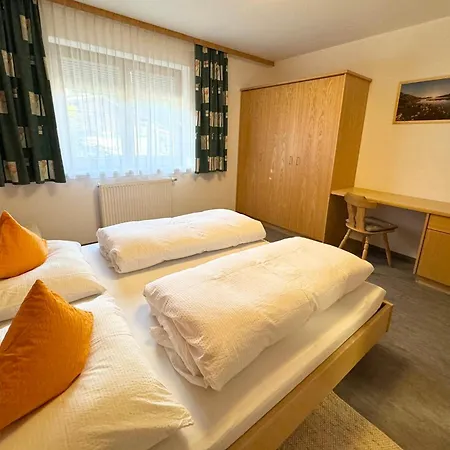 Am Doerfl アパート トゥクス