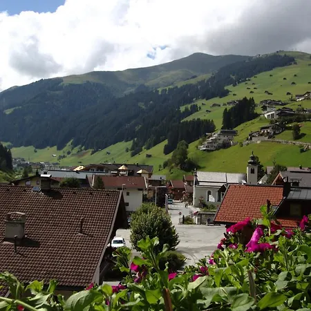 Am Doerfl アパート トゥクス